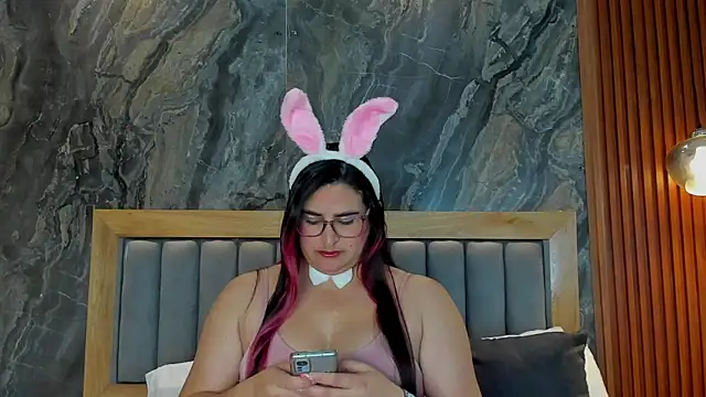 BellaPeers  online show from October 31, 11:40 am