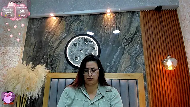 BellaPeers  online show from April 13, 11:25 am