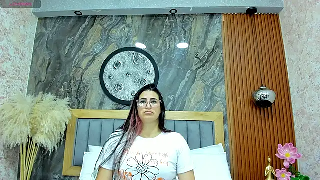 BellaPeers  online show from April 28, 10:41 am