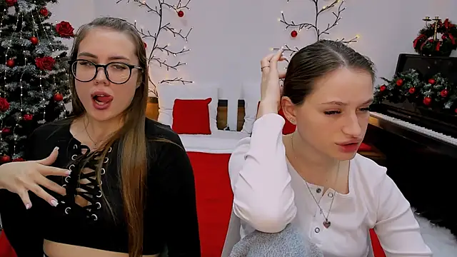 queenofjoyy online show from December 15, 4:04 pm