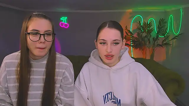 queenofjoyy online show from December 3, 7:17 pm