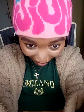 Snapshot of Shria107 chatting on October 29, 8:13 am Shria107 online show from October 29, 8:13 am