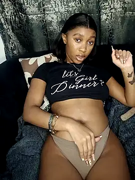 Snapshot of Shria107 chatting on November 20, 12:22 am Shria107 online show from November 20, 12:22 am