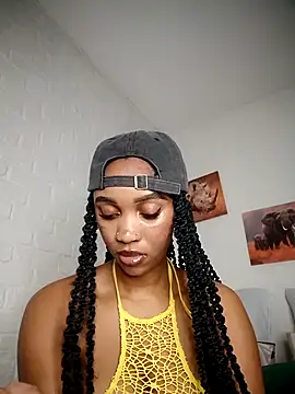 Shria107 online show from February 21, 7:05 pm