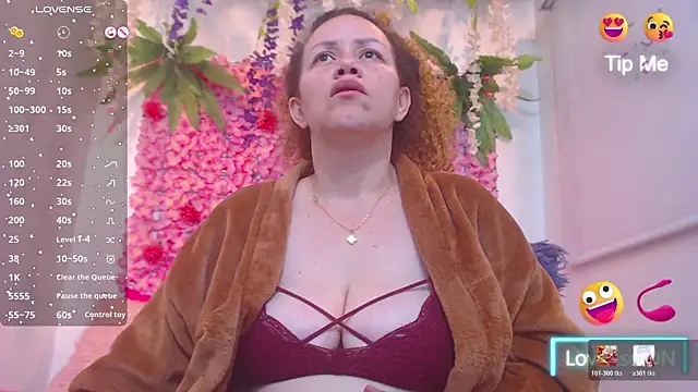 BLONDE SEXYHOT online show from January 18, 11:46 am