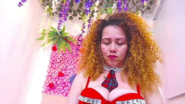 Snapshot of BLONDE_SEXYHOT chatting on December 4, 12:31 am BLONDE SEXYHOT online show from December 4, 12:31 am