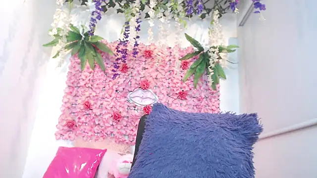 Snapshot of BLONDE_SEXYHOT chatting on November 13, 11:52 pm BLONDE SEXYHOT online show from November 13, 11:52 pm