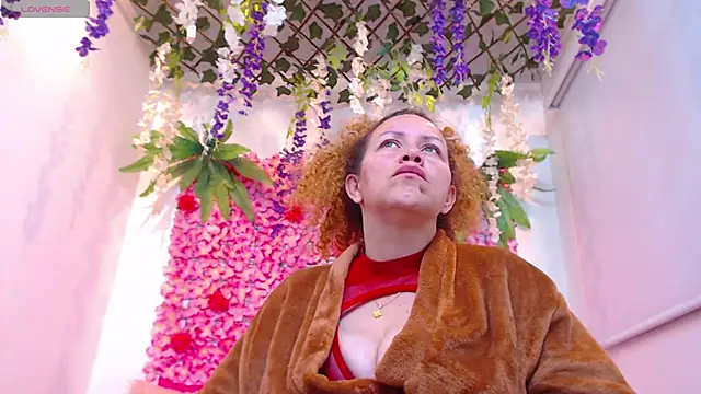 BLONDE SEXYHOT online show from January 14, 10:19 am