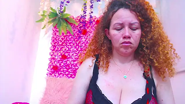 Snapshot of BLONDE_SEXYHOT chatting on November 25, 1:50 am BLONDE SEXYHOT online show from November 25, 1:50 am