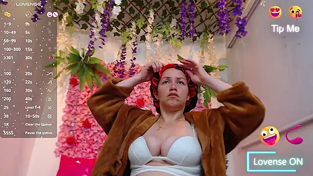 BLONDE SEXYHOT online show from January 12, 11:50 am