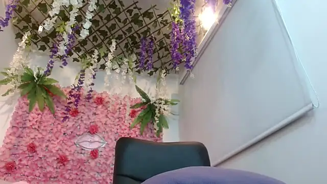 Snapshot of BLONDE_SEXYHOT chatting on October 26, 11:49 pm BLONDE SEXYHOT online show from October 26, 11:49 pm