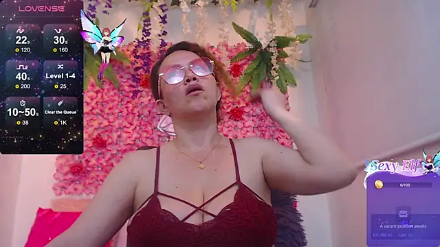 BLONDE SEXYHOT online show from January 6, 8:13 pm