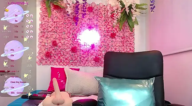 BLONDE SEXYHOT online show from March 19, 10:44 am