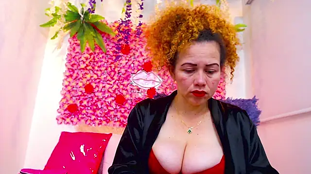 Snapshot of BLONDE_SEXYHOT chatting on November 15, 6:34 pm BLONDE SEXYHOT online show from November 15, 6:34 pm