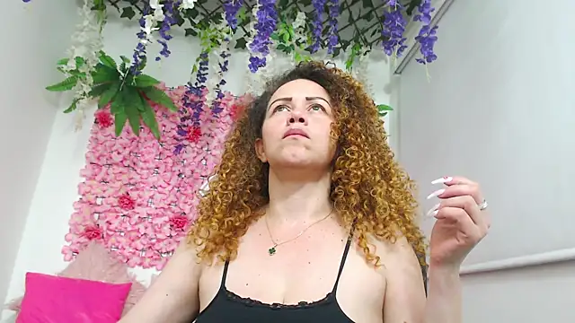 Snapshot of BLONDE_SEXYHOT chatting on December 16, 12:26 am BLONDE SEXYHOT online show from December 16, 12:26 am