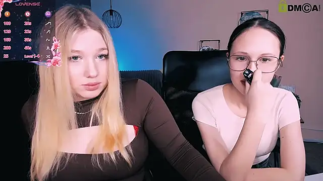 juli kisss online show from March 8, 1:36 pm