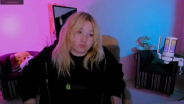 juli kisss online show from October 14, 11:47 pm