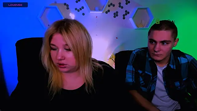 juli kisss online show from November 25, 1:33 pm