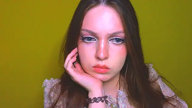 Snapshot of miss_merciless_ chatting on April 19, 6:21 pm miss merciless online show from April 19, 6:21 pm