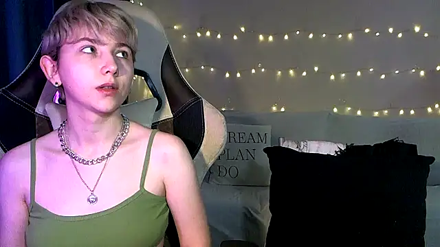 velvetvalkyries online show from March 18, 5:55 pm