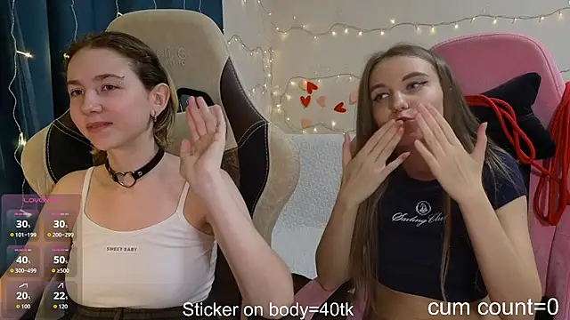 velvetvalkyries online show from December 13, 8:04 pm