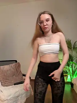 velvetvalkyries online show from February 25, 4:46 pm