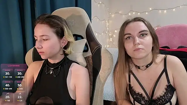 velvetvalkyries online show from November 12, 4:55 pm