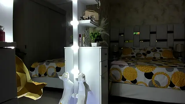 cherryfox88 online show from September 14, 12:11 am