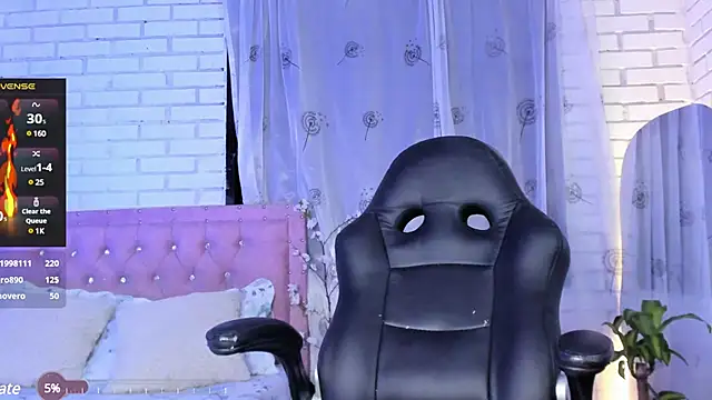 Snapshot of April_Scarlett chatting on January 16, 5:32 am April Scarlett online show from January 16, 5:32 am