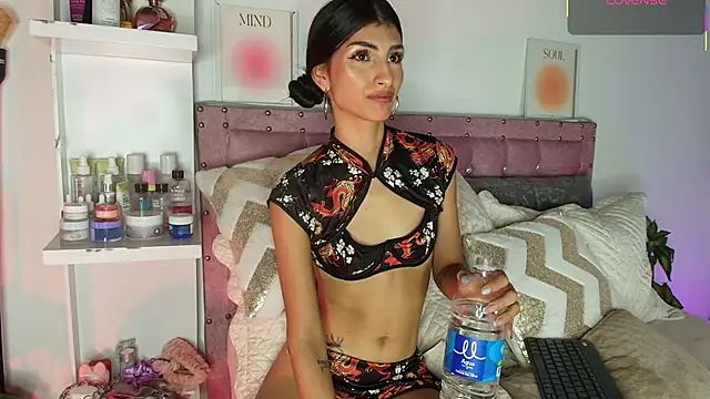 Snapshot of April_Scarlett chatting on October 4, 11:50 pm April Scarlett online show from October 4, 11:50 pm
