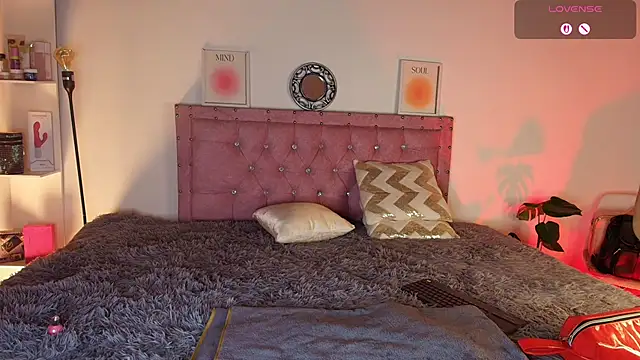 April Scarlett online show from November 8, 10:02 pm