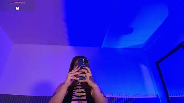 Iamvictoria06 online show from February 5, 7:21 pm