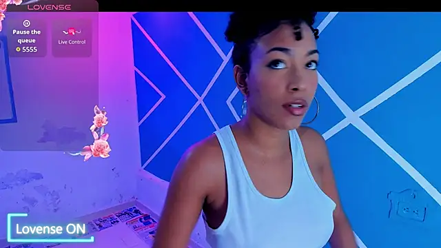 Snapshot of sasha_fox00 chatting on October 11, 7:48 pm sasha fox00 online show from October 11, 7:48 pm