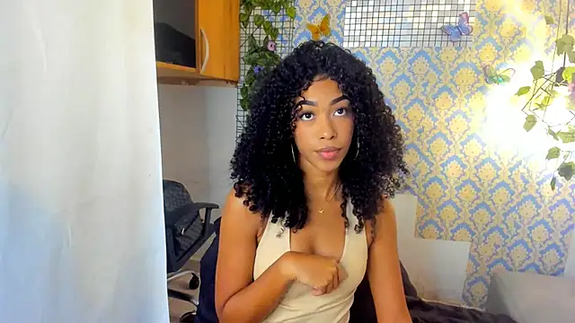 Snapshot of sasha_fox00 chatting on February 27, 1:30 am sasha fox00 online show from February 27, 1:30 am
