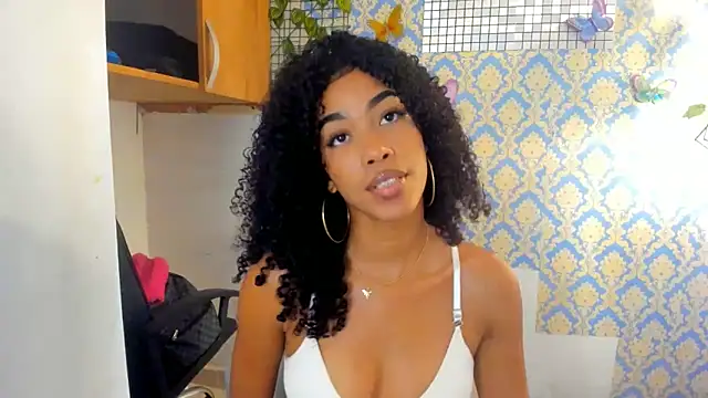 Snapshot of sasha_fox00 chatting on February 27, 4:35 am sasha fox00 online show from February 27, 4:35 am