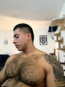 Snapshot of aaroncolombia chatting on September 18, 9:51 pm aaroncolombia online show from September 18, 9:51 pm