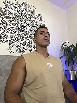 aaroncolombia online show from November 17, 10:41 am