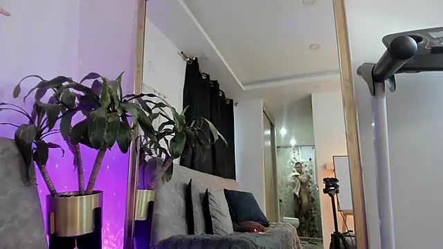 aaroncolombia online show from April 8, 11:22 am