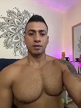 aaroncolombia online show from February 11, 7:47 pm