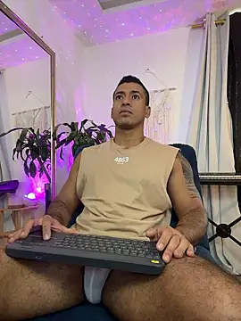 aaroncolombia online show from January 16, 11:58 am