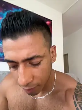 aaroncolombia online show from November 23, 3:55 pm