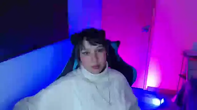 Skarlet Adams28 online show from April 23, 2:29 am