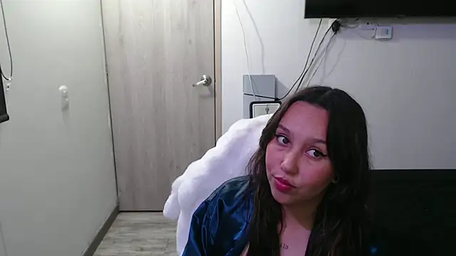 Skarlet Adams28 online show from November 6, 7:51 pm