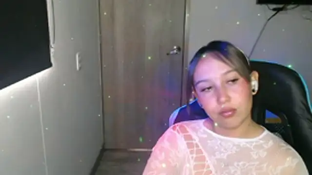 Skarlet Adams28 online show from March 4, 9:11 pm