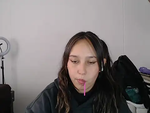 Skarlet Adams28 online show from March 13, 8:43 pm