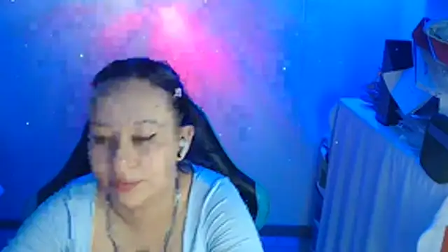 Skarlet Adams28 online show from July 15, 8:43 am