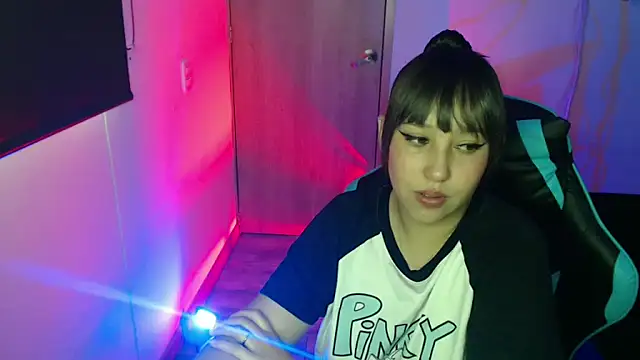 Skarlet Adams28 online show from April 16, 8:42 pm