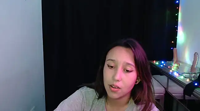 Skarlet Adams28 online show from January 17, 3:23 am