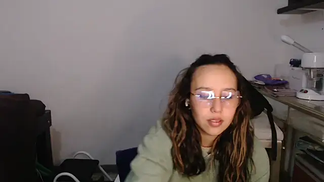 Skarlet Adams28 online show from March 5, 2:57 am