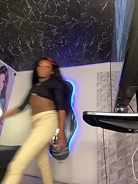 Snapshot of Thyana_LS chatting on March 13, 1:29 pm Thyana LS online show from March 13, 1:29 pm